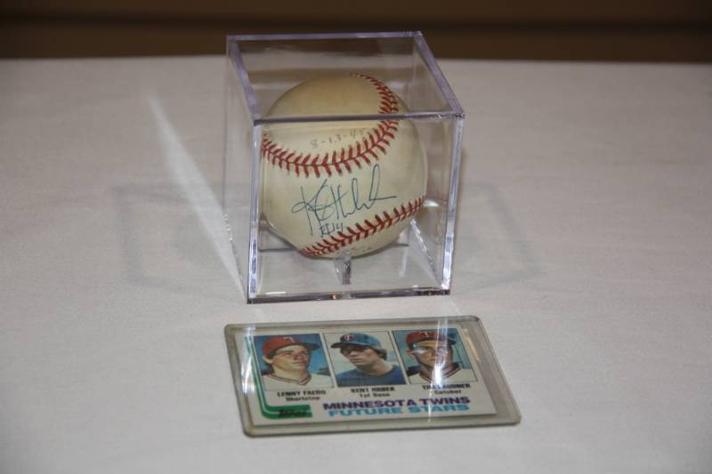 lot 16 image: Kent Hrbek Minnesota Twins Auto Baseball