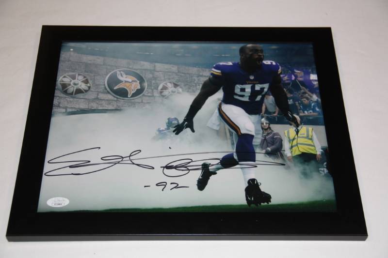 lot 23 image: Everson Griffen Minnesota Vikings 15x12 Photo Auto (JSA COA)