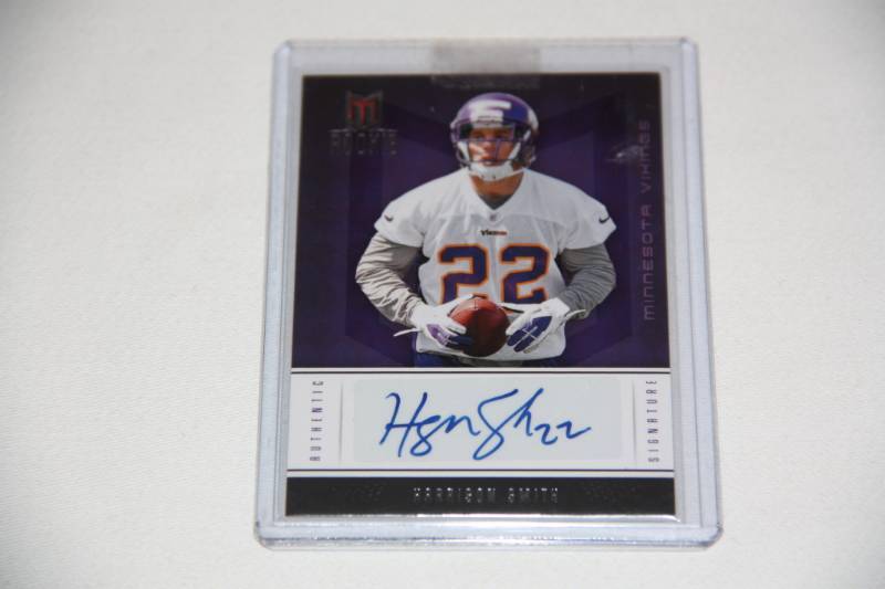 lot 25 image: 2012 Panini Momentum Harrison Smith Auto Rookie Card 774799