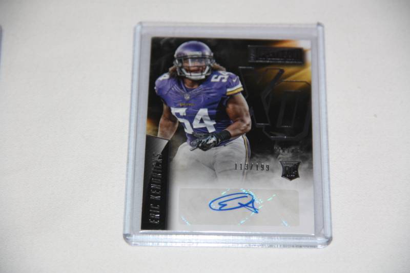 lot 26 image: 2015 Panini Playbook X and O Eric Kendricks Auto Rookie Card 113199