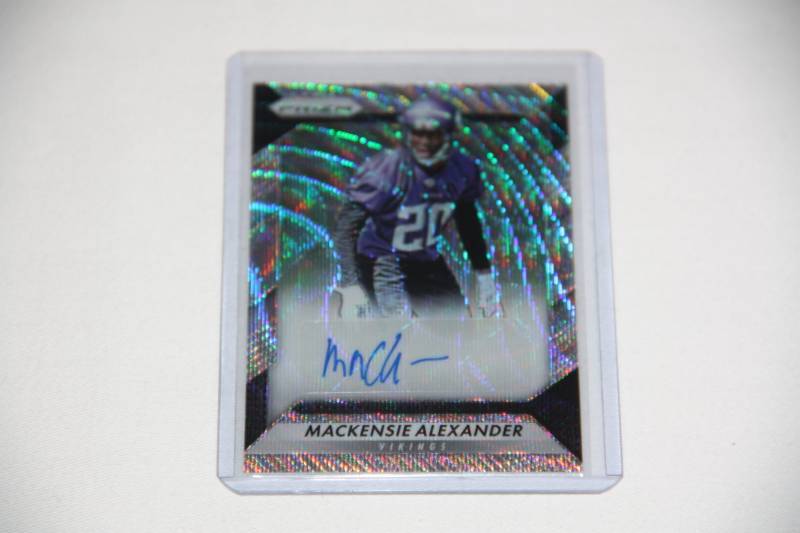 lot 29 image: 2016 Panini Prizm Blue Wave Mackensie Alexander Auto Rookie Card 132149