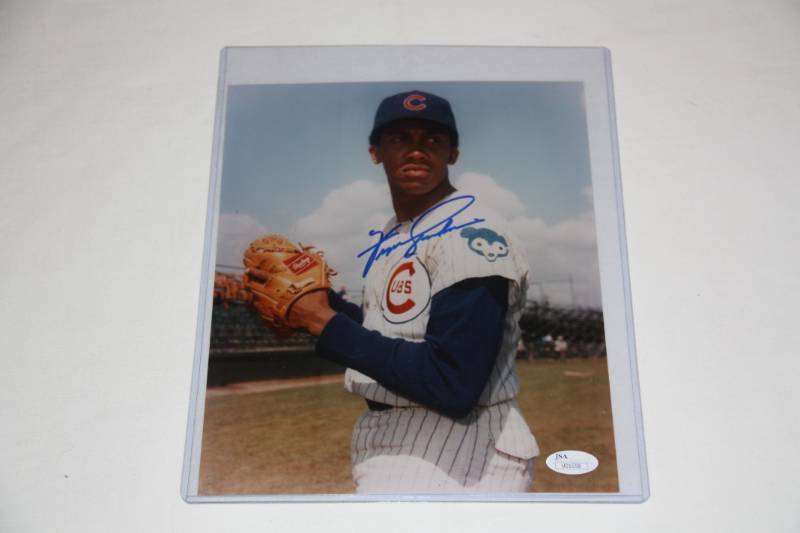 lot 44 image: Fergie Jenkins Chicago Cubs 8x10 Photo Auto (JSA COA)