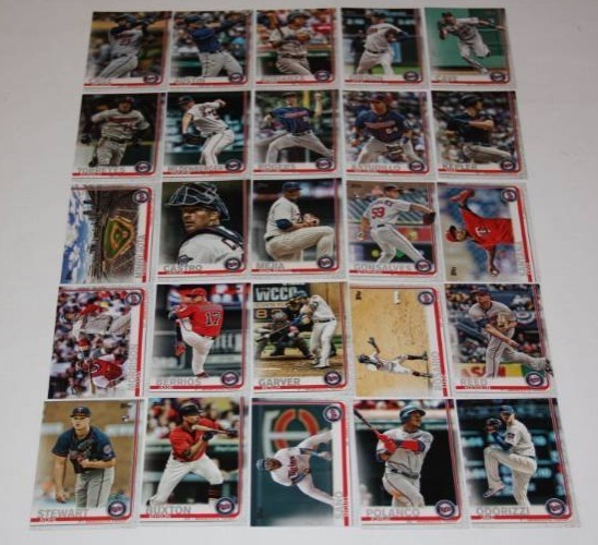 lot 50 image: 2019 Topps Minnesota Twins Complete Team Set 25 Cards