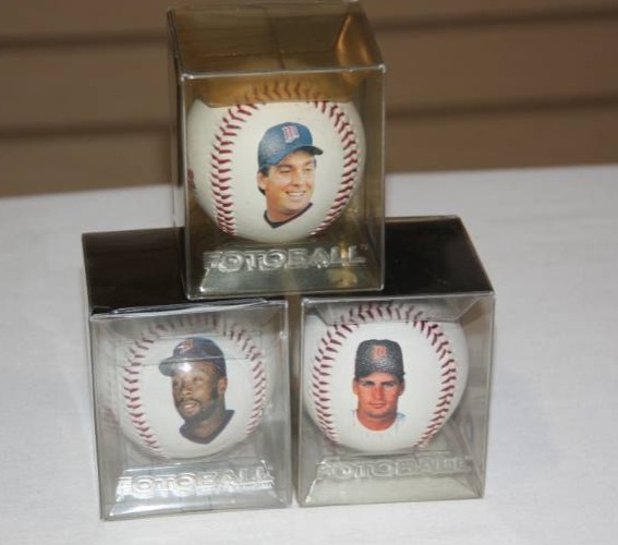 lot 99 image: Minnesota Twins Fotoball Baseball Lot Kirby Puckett Kent Hrbek