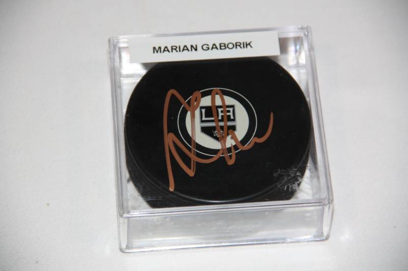 lot 103 image: Marian Gaborik Los Angeles Kings Puck In Person Auto