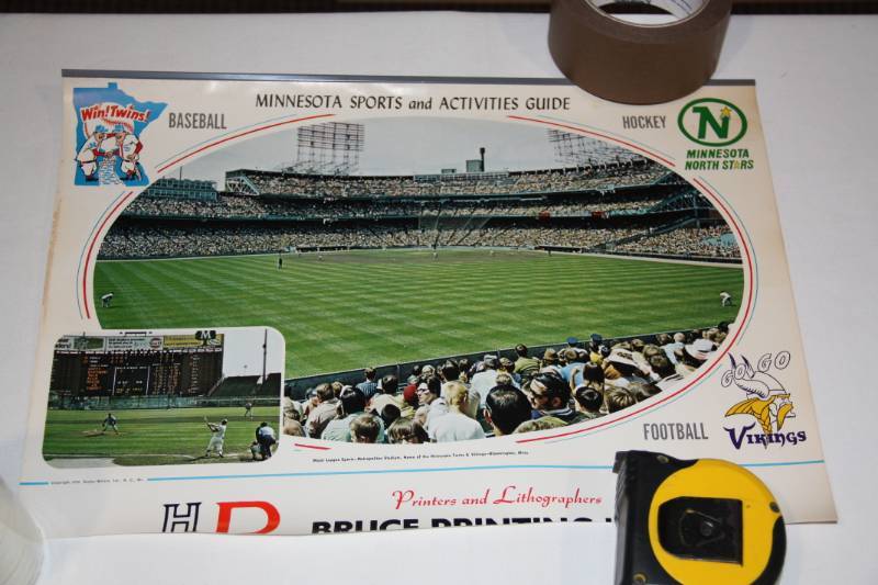lot 107 image: 1972 Calendar Cutout Minnesota Vikings Twins and North Stars