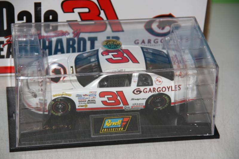 lot 158 image: Dale Earnhardt Jr Gargoyles Revell 124 Car 5004