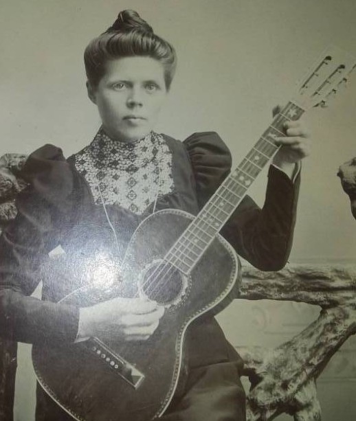 lot 6 image: Antique individual photos - 29.