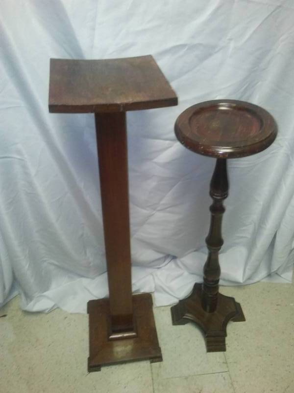 lot 12 image: 2 plant stands, tallest is 44 in.