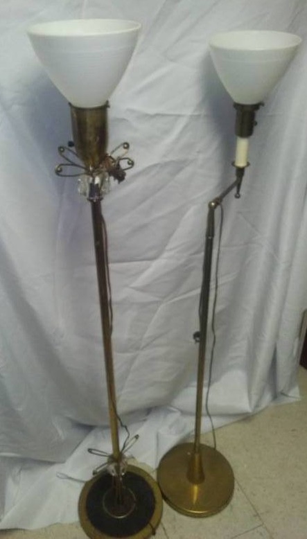 lot 17 image: Two floor lamps - vintage