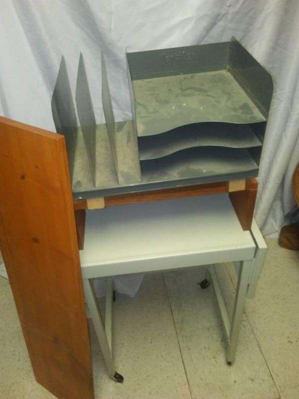 lot 22 image: Office table, bookshelf, Riser and organizer