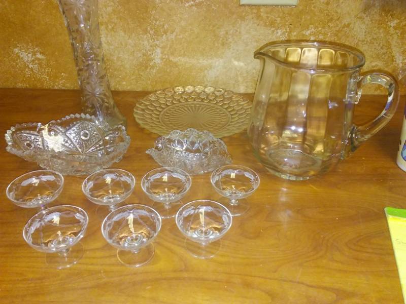 lot 73 image: Pressed glass and lead crystal Plus.