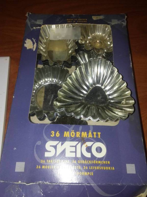 lot 75 image: Norway Scandinavian lot 36 Sveico tart molds
