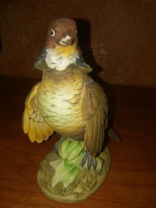 lot 125 image: Afton ruffled grouse figurine, Fine China - Japan