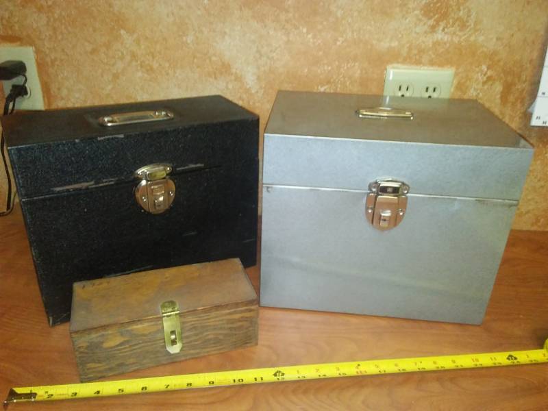 lot 128 image: 3 Portable file boxes.