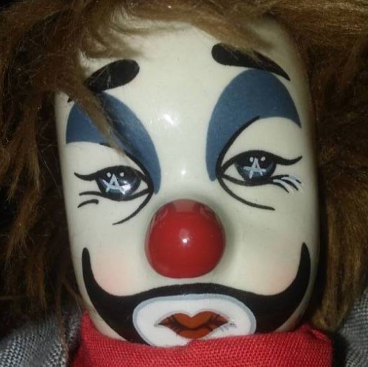 lot 139 image: Creepy clown - porcelain head