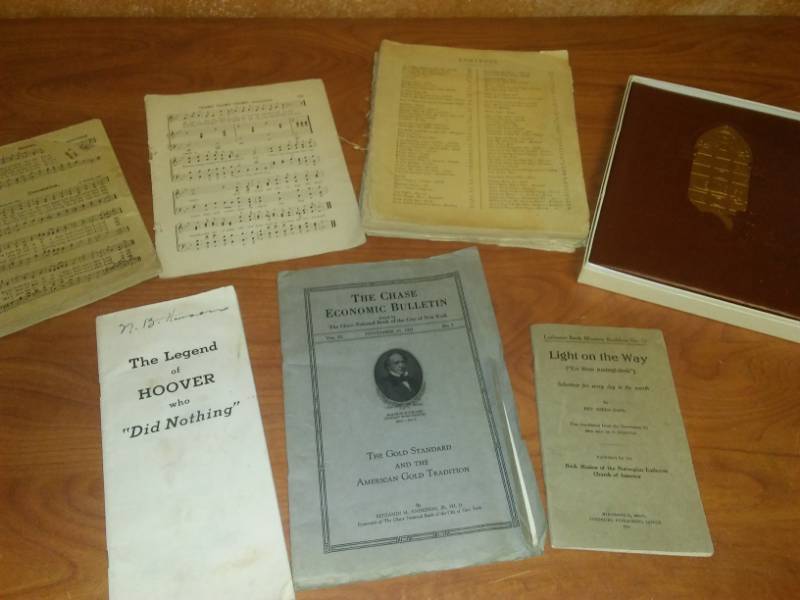 lot 154 image: 7 booklets and songbooks - English. 1936