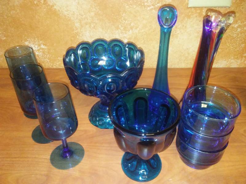 lot 172 image: Blue Glass - all excellent.