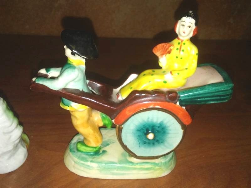 lot 178 image: Japan figurines and Decor - vintage.