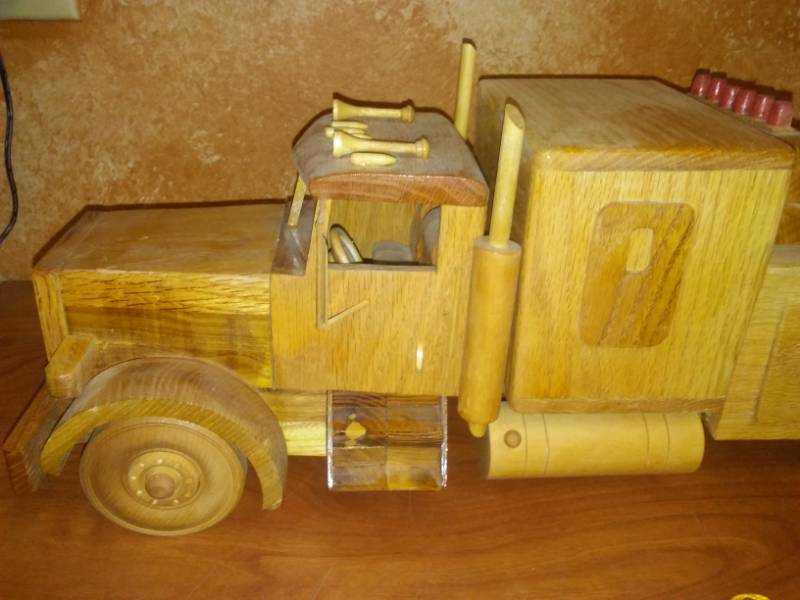 lot 101 image: Handcrafted semi cab tractor Wrecker