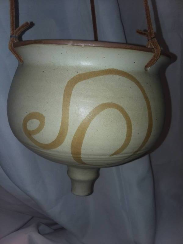 lot 85 image: Hanging clay ceramic planter