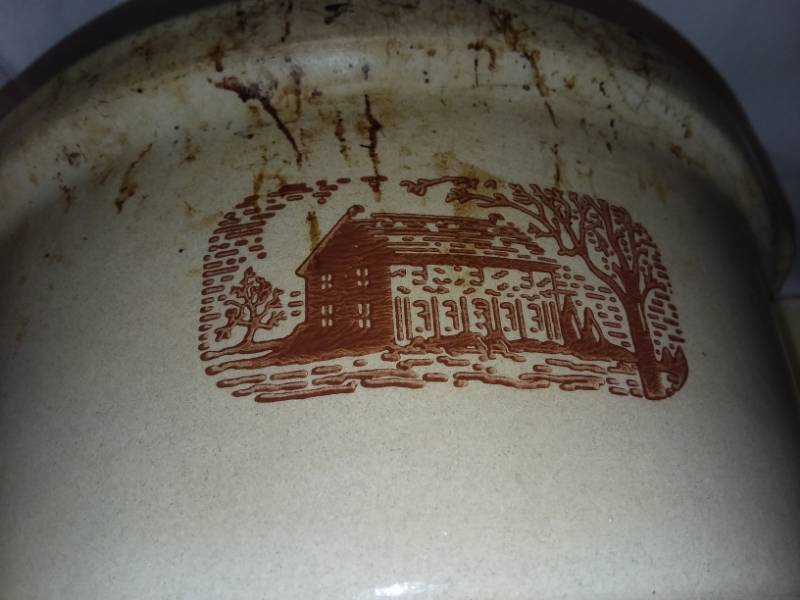 lot 94 image: Vintage Western stoneware and Bowl