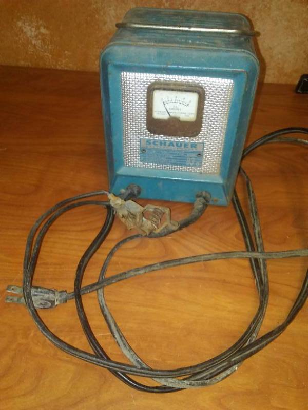 lot 107 image: Schauer battery charger