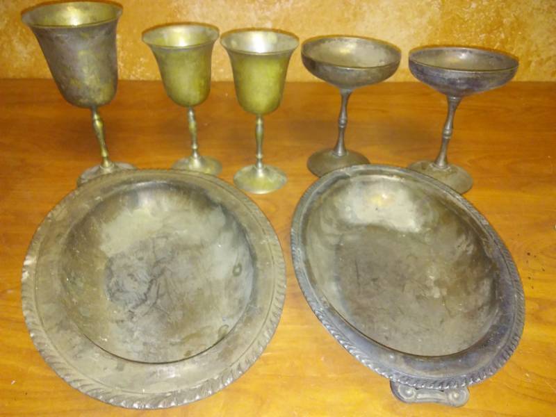 lot 117 image: Silver over brass bowls and Challiss