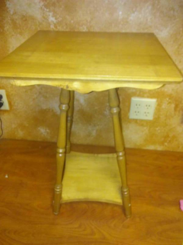 lot 123 image: Vintage early American Table