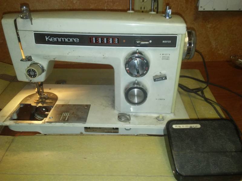 lot 193 image: Kenmore sewing machine - built-in Stitch setting, reverse, working condition.