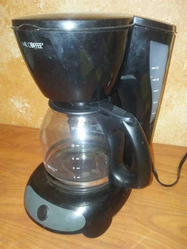 lot 231 image: Mr. Coffee 12-cup coffee maker work