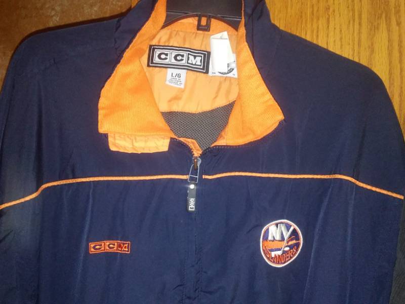 lot 232 image: N. Y. Islanders zip jacket, Killebrew 3rd Infantry