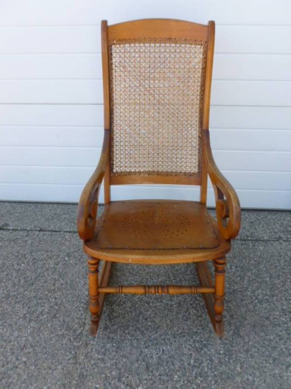 Antique Rocking Chair Richmond 12 Chain Saw Collectibles