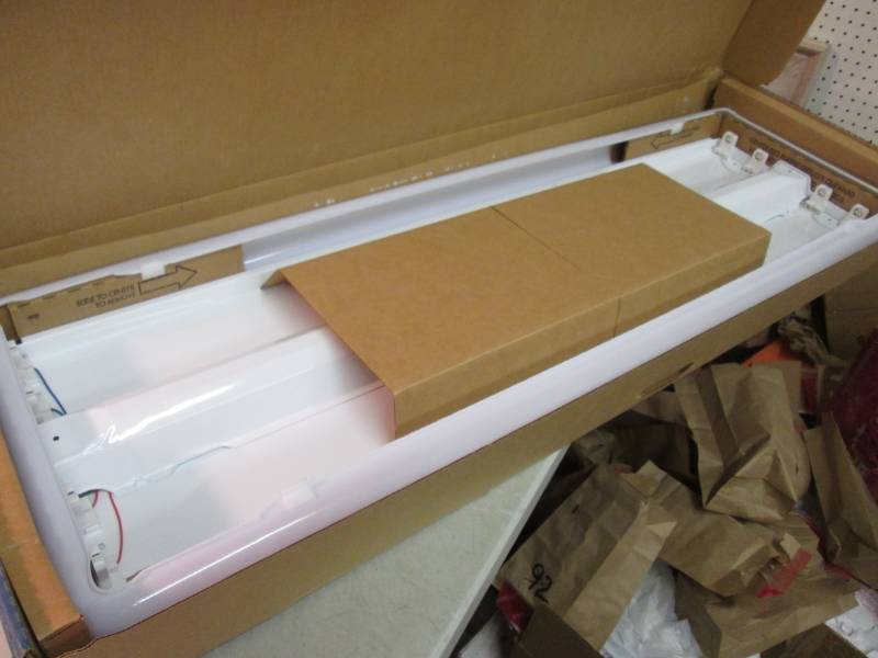 lot 47 image: Lithonia Lighting Litepuff 4-Light ...