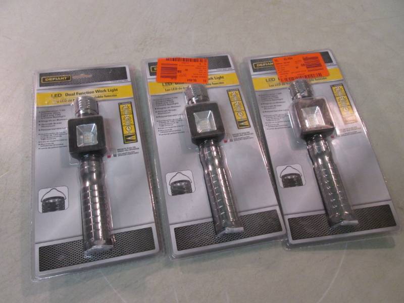 lot 48 image: Lot of 3 Defiant 6-LED 200-Lumen Ha...