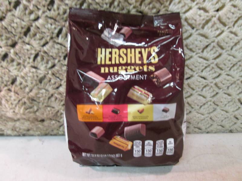 lot 93 image: 2 Pound Bag of Hersheys Nuggets As...