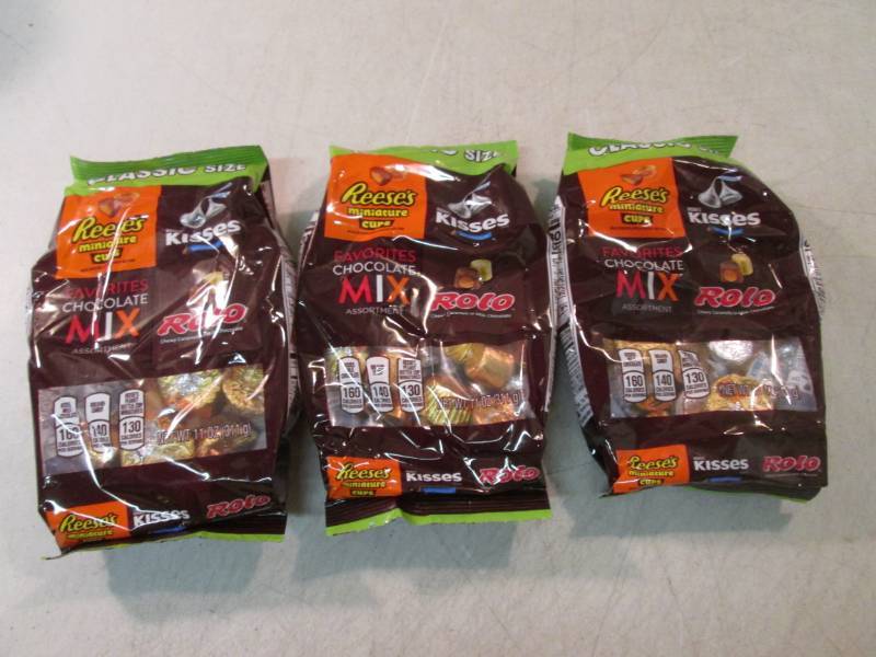 lot 120 image: 3 Mixed Bags of Reeses Mini Cups, H...