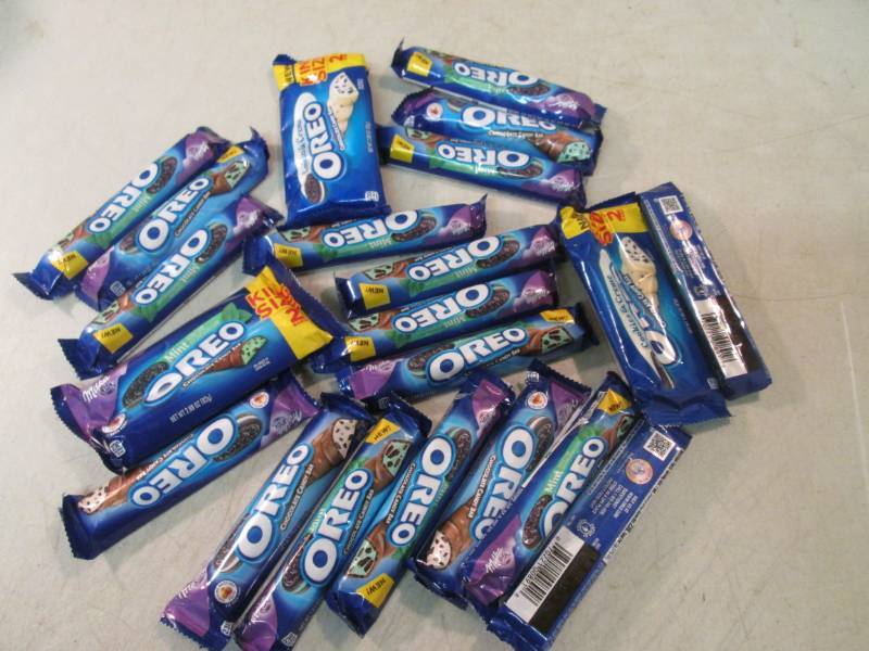 lot 134 image: Assorted Oreo Cookie Candy Bars  C-...