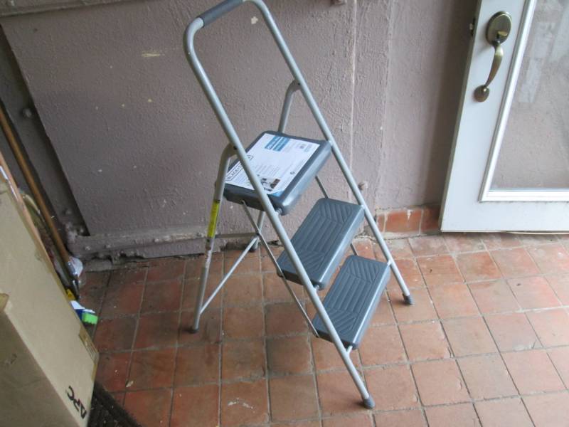 lot 177 image: Black & Decker 3-Step Steel Folding...