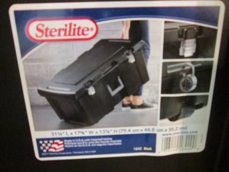 lot 198 image: Sterilite 92 quart Footlocker Stora...