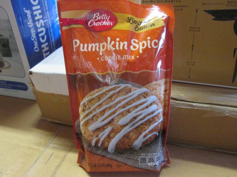 lot 219 image: 6 Cases of Betty Crocker Pumpkin Sp...