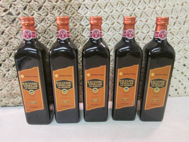 lot 224 image: 5 Bottles of Balsamic Vinegar of Mo...