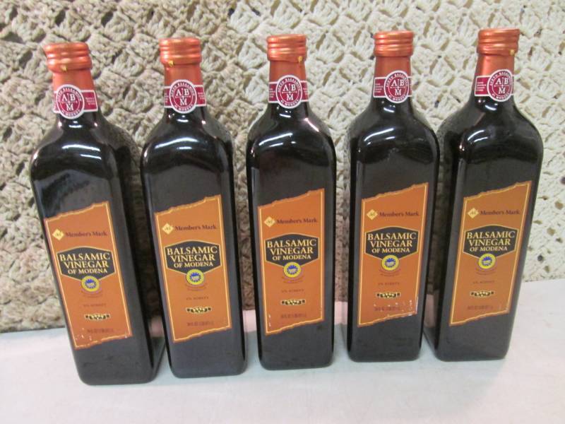 lot 225 image: 5 Bottles of Balsamic Vinegar of Mo...