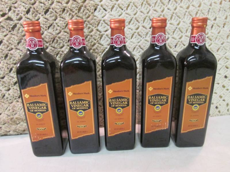 lot 227 image: 5 Bottles of Balsamic Vinegar of Mo...
