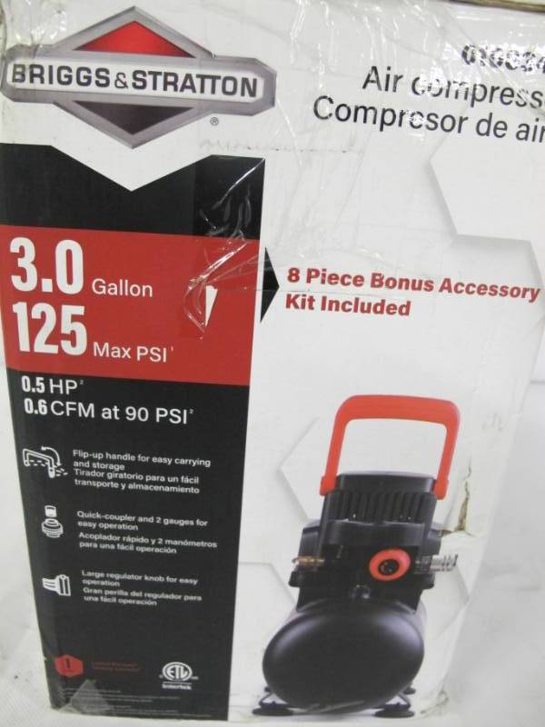 lot 32 image: Briggs & Stratton 3 gallon air compressor