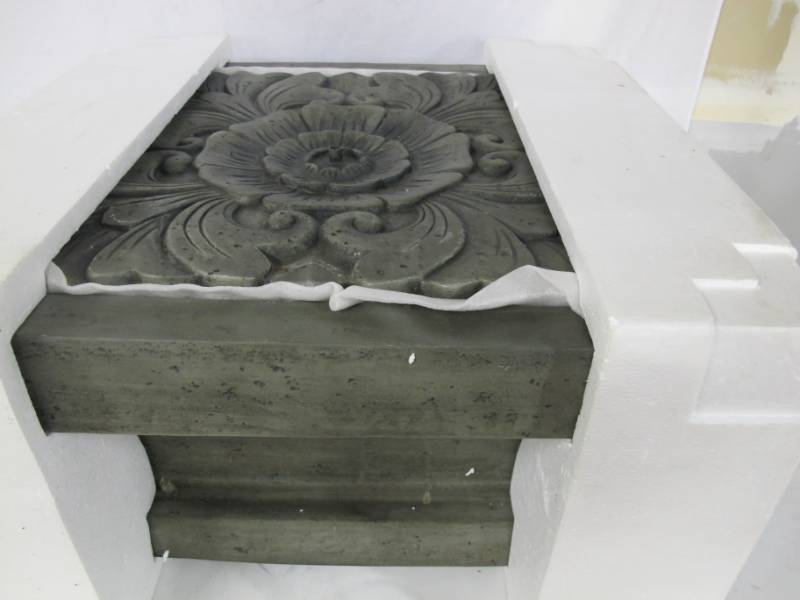 lot 38 image: Outdoor Resin Tiered Fountain