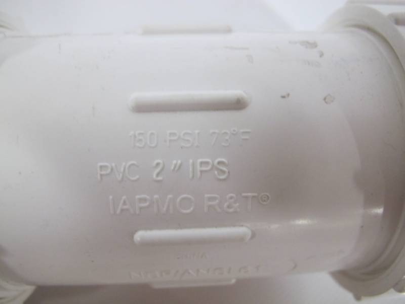 lot 100 image: Kbi Compression Coupling Sch 40 Pvc 2  Ips 150 Psi Pvc Rubber