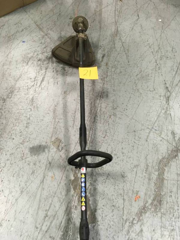 Homelite 2-Cycle 26 CC Straight Shaft Gas Trimmer in good condition