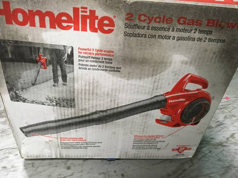 Homelite 150 MPH 400 CFM 2-Cycle Handheld Gas Leaf Blower in good condition