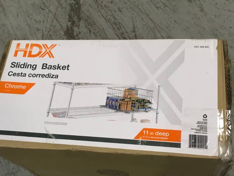 HDX 17.7 in. x 13 in. Single Sliding Basket in good condition